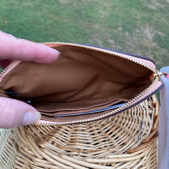 Coach IM/Faded Blush Multi. HORSE & CARRIAGE wristlet. NWT - Picture 3 of 5